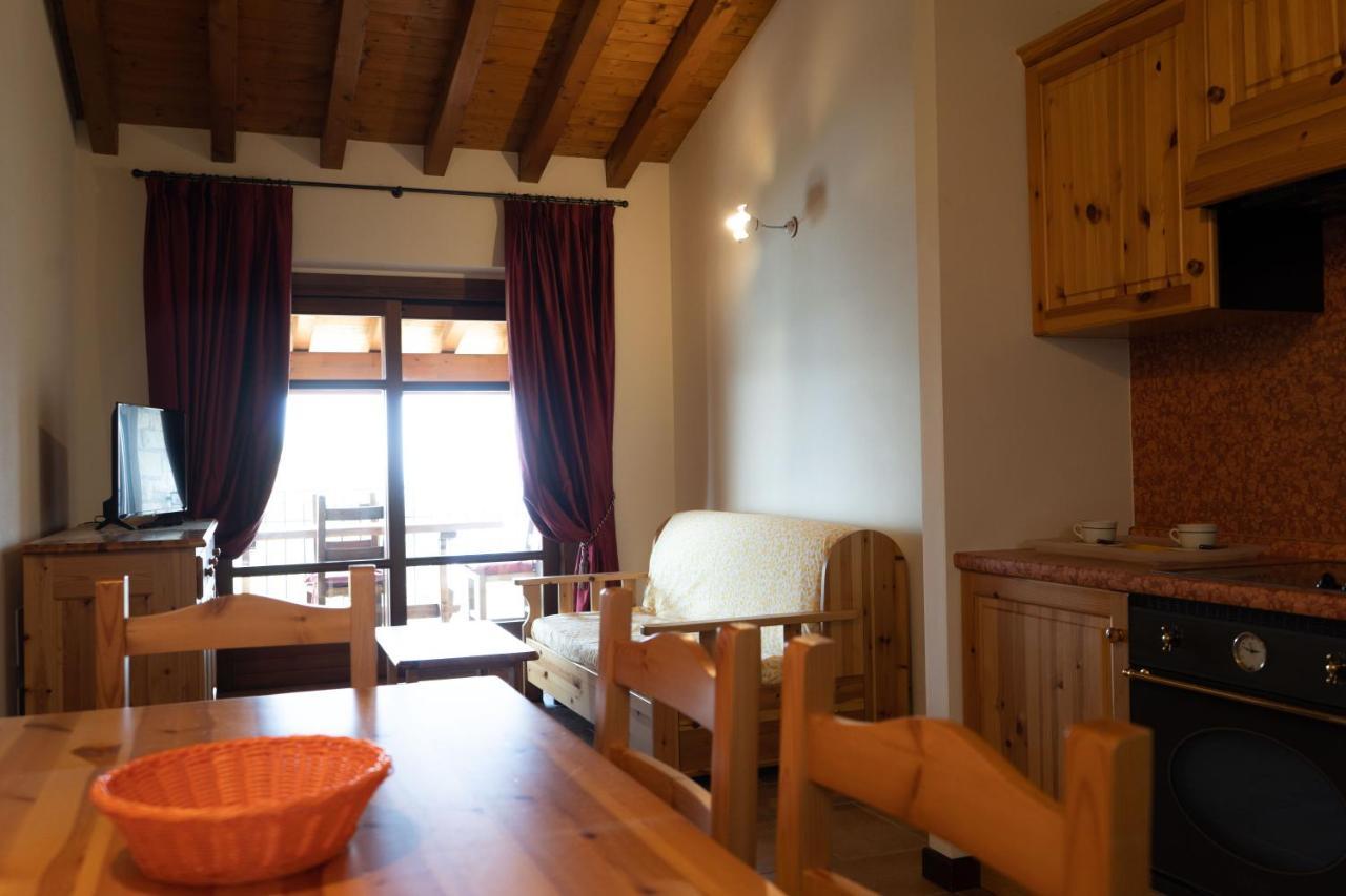 La Fiocchina - Magic Place - Apartments & Studios In Garda Lake - Countryside Farmhouse, Inside The Middle Of The Lake Salò Exteriör bild
