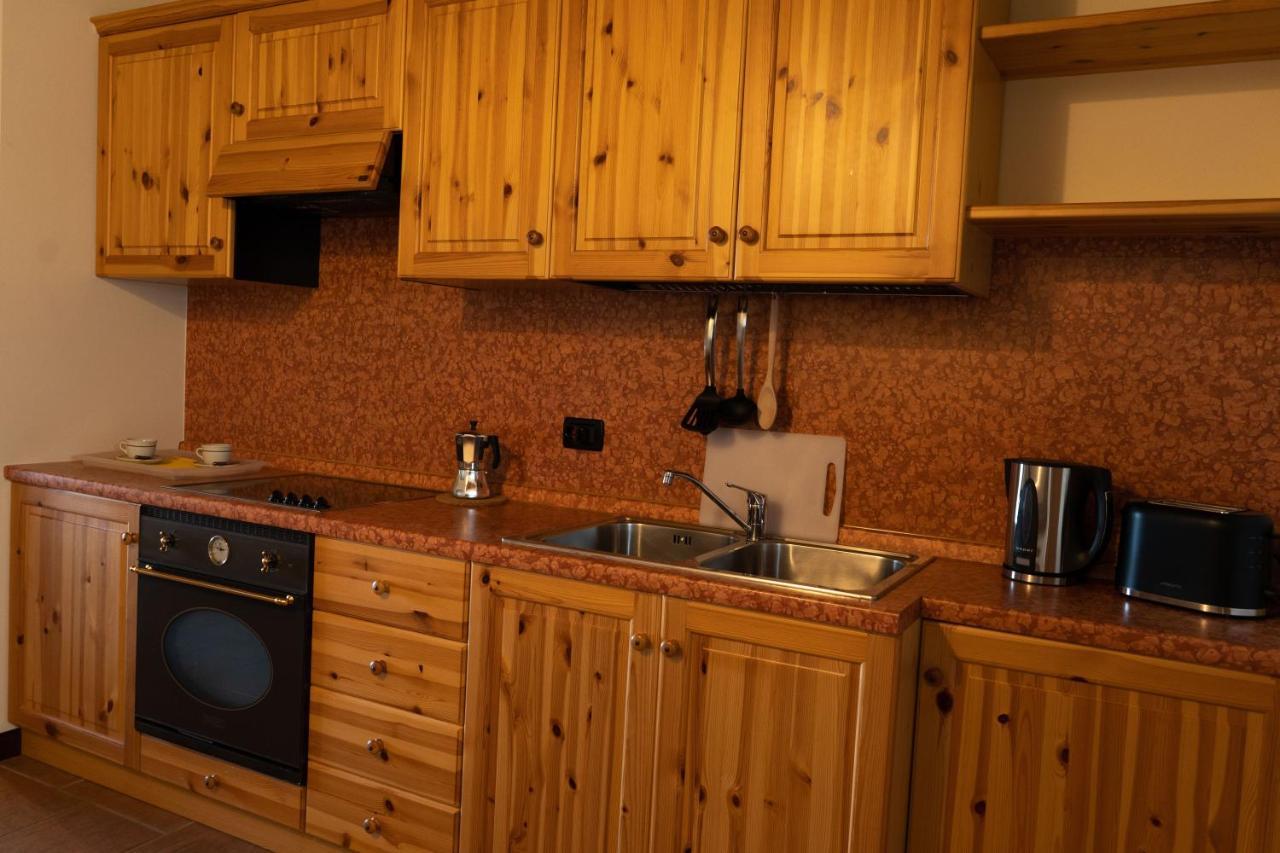 La Fiocchina - Magic Place - Apartments & Studios In Garda Lake - Countryside Farmhouse, Inside The Middle Of The Lake Salò Exteriör bild