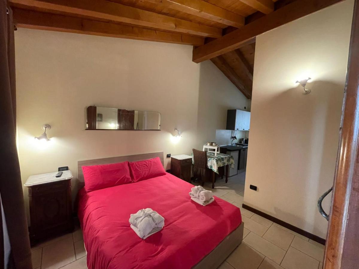 La Fiocchina - Magic Place - Apartments & Studios In Garda Lake - Countryside Farmhouse, Inside The Middle Of The Lake Salò Exteriör bild
