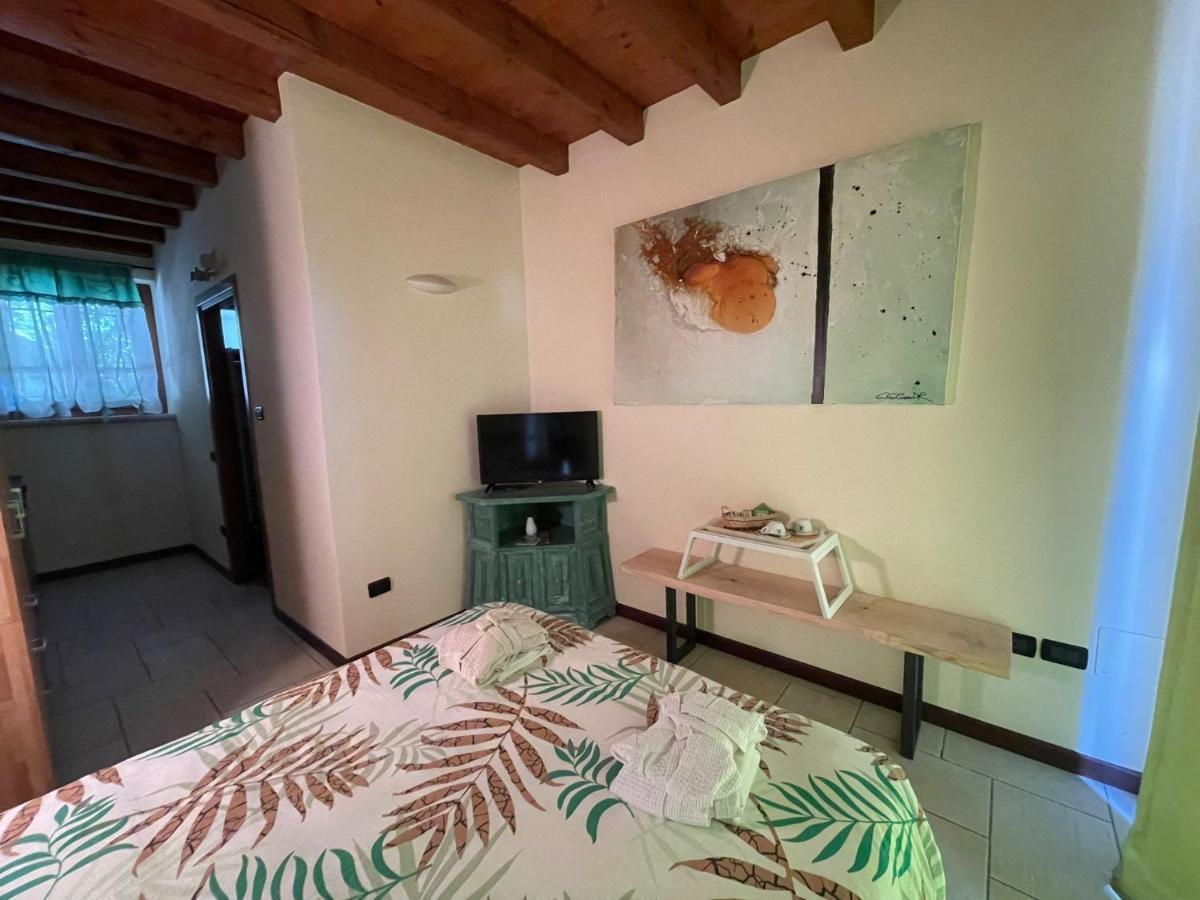 La Fiocchina - Magic Place - Apartments & Studios In Garda Lake - Countryside Farmhouse, Inside The Middle Of The Lake Salò Exteriör bild