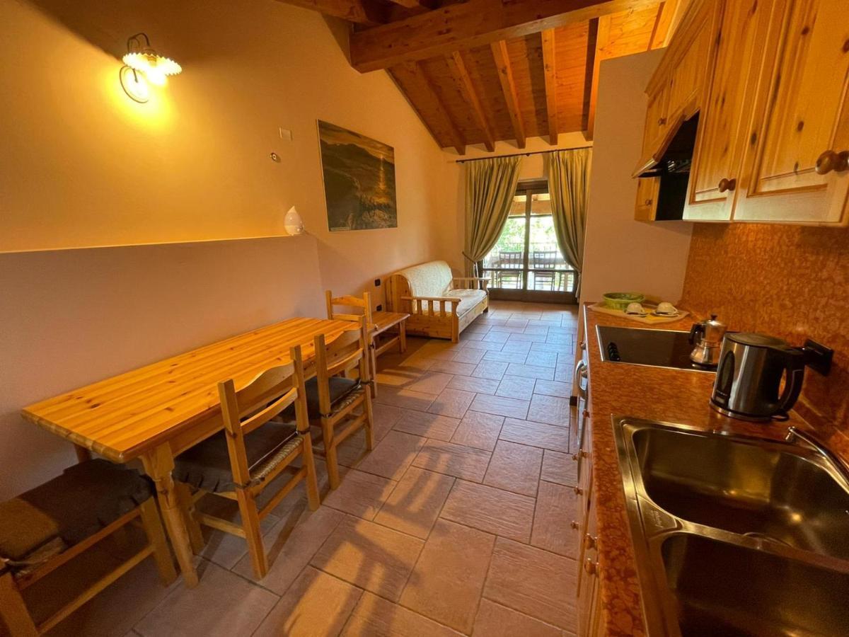 La Fiocchina - Magic Place - Apartments & Studios In Garda Lake - Countryside Farmhouse, Inside The Middle Of The Lake Salò Exteriör bild