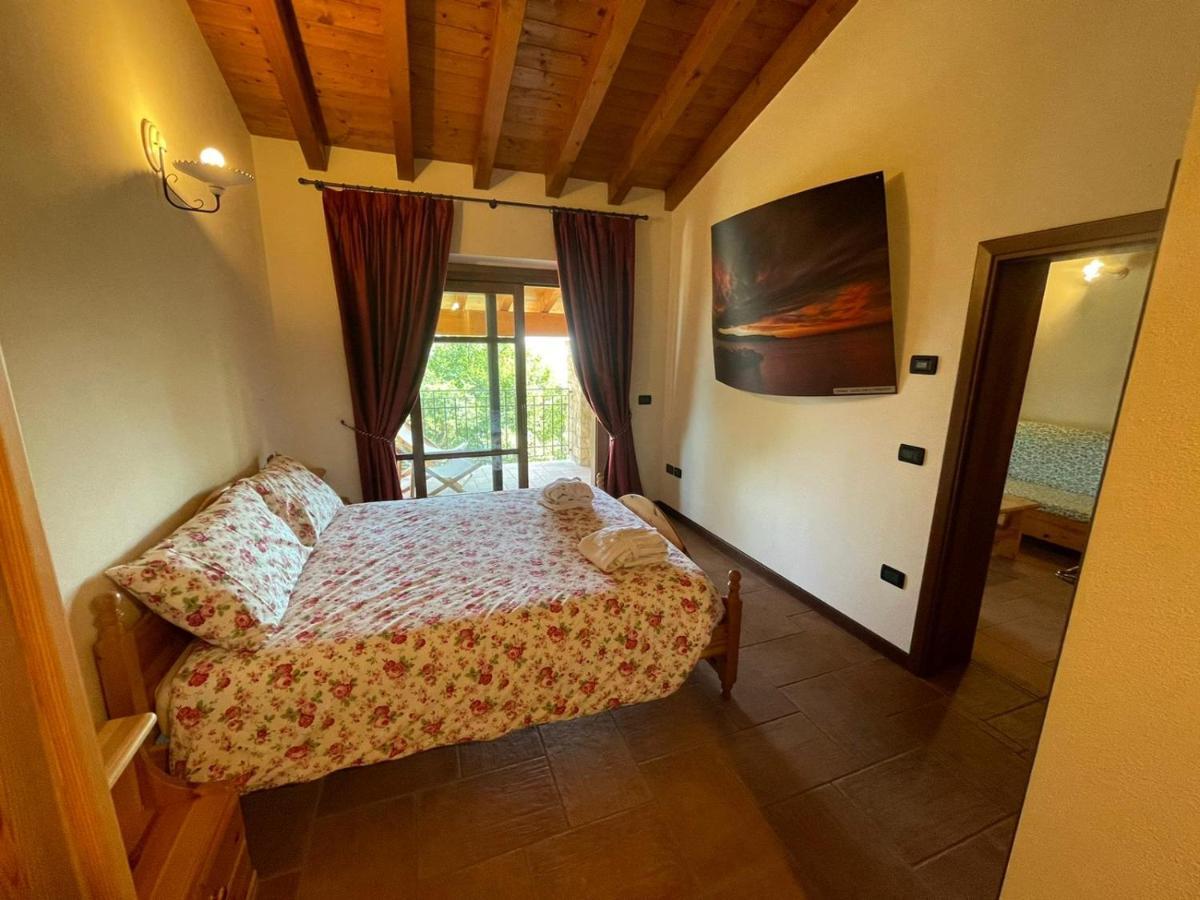 La Fiocchina - Magic Place - Apartments & Studios In Garda Lake - Countryside Farmhouse, Inside The Middle Of The Lake Salò Exteriör bild
