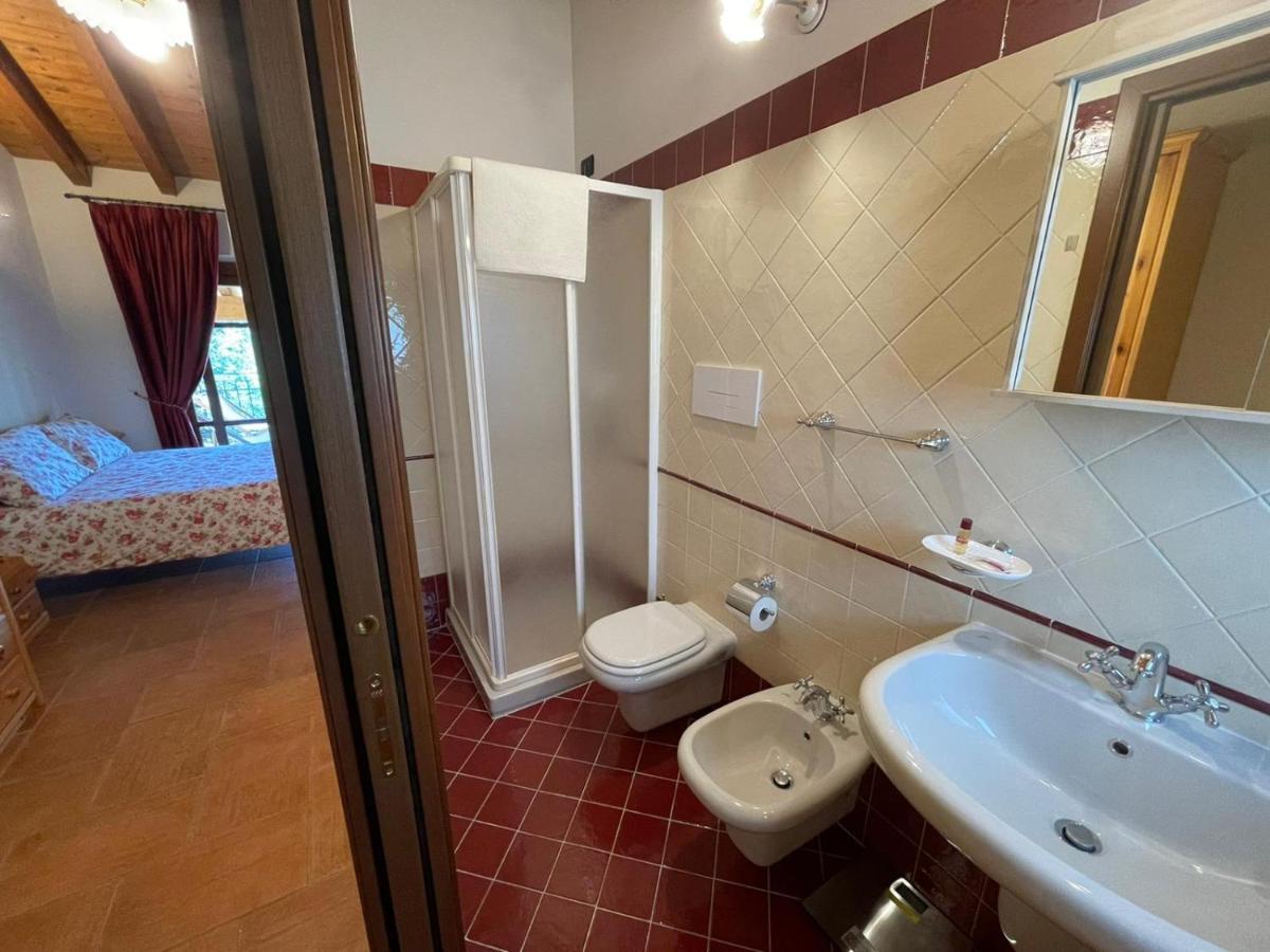 La Fiocchina - Magic Place - Apartments & Studios In Garda Lake - Countryside Farmhouse, Inside The Middle Of The Lake Salò Exteriör bild